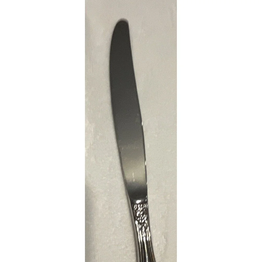 Oneida Michelangelo 9.25” Solid Handle Dinner Knife - 18/10 Stainless